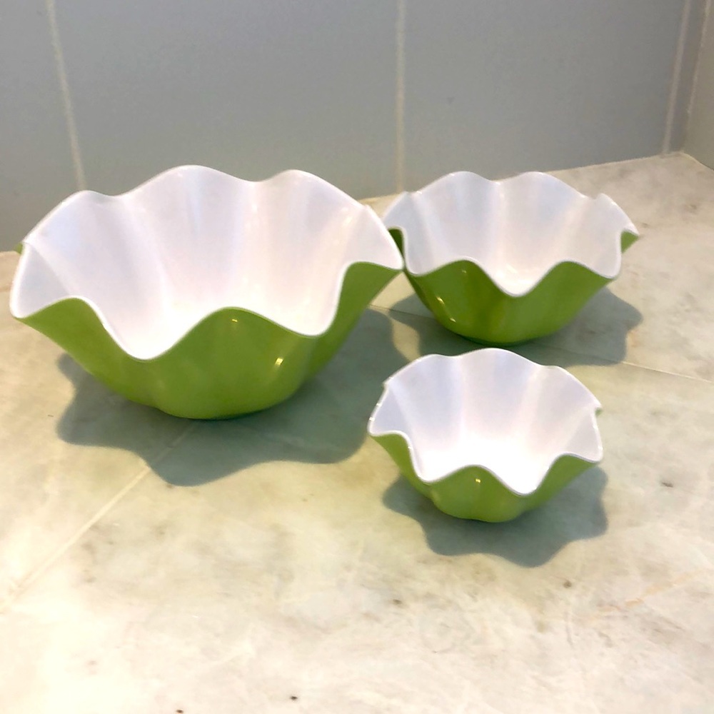 Retro 70’s style nesting snack bowls